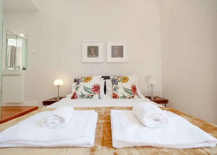 Fanqueiros 196 - Center *