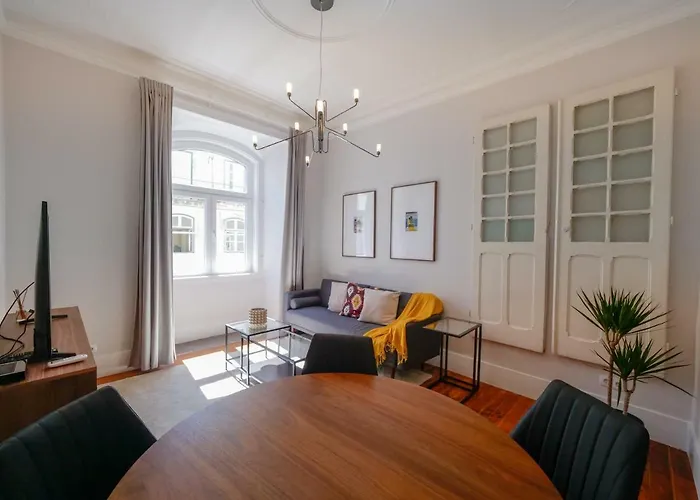 Διαμέρισμα Fanqueiros 196 - Center *